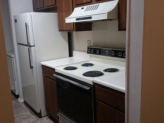 4th image of 711 Julia St NW APT 3