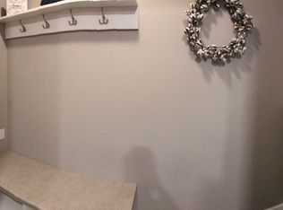 17107 Meredith Ave, Omaha, NE 68116