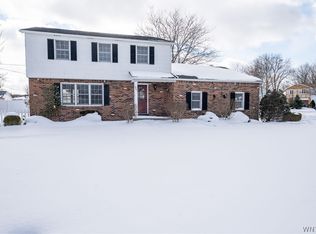 1065 Sheree Dr, Grand Island, NY 14072