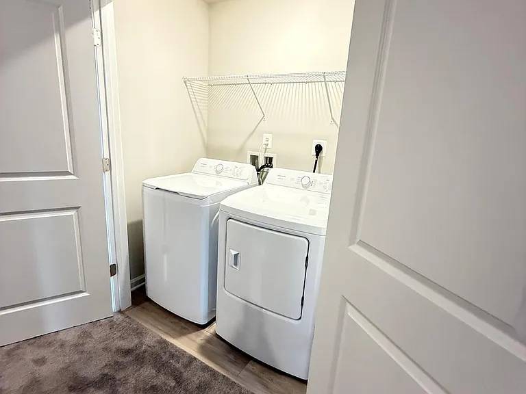 1353 Cedar Valley Rd — Photo 34