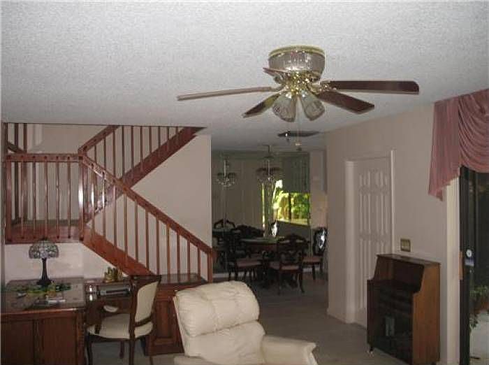 1st image of 114 Buttonwood Ln