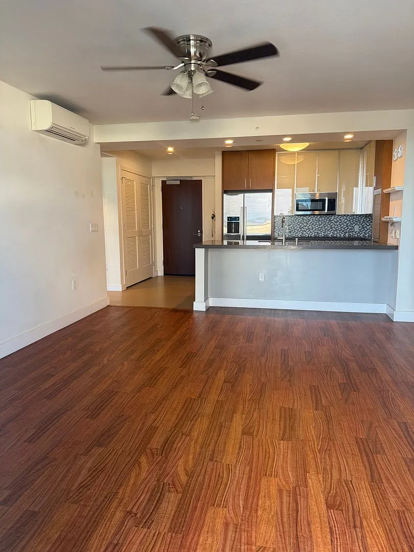 Kakaako 2-Bedroom, 2-Bath with Ocean & Diamond Head Views — Photo 3