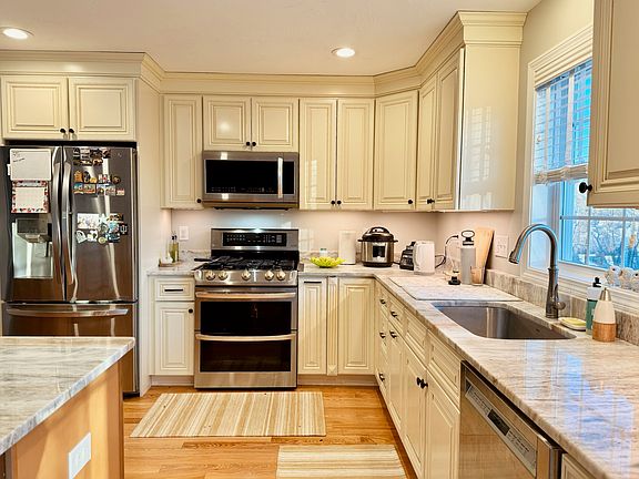 2nd image of 8 Sourwood Cir