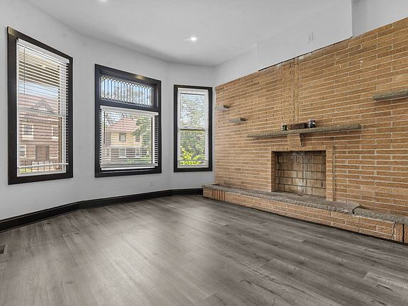 5th image of 89 Hague St