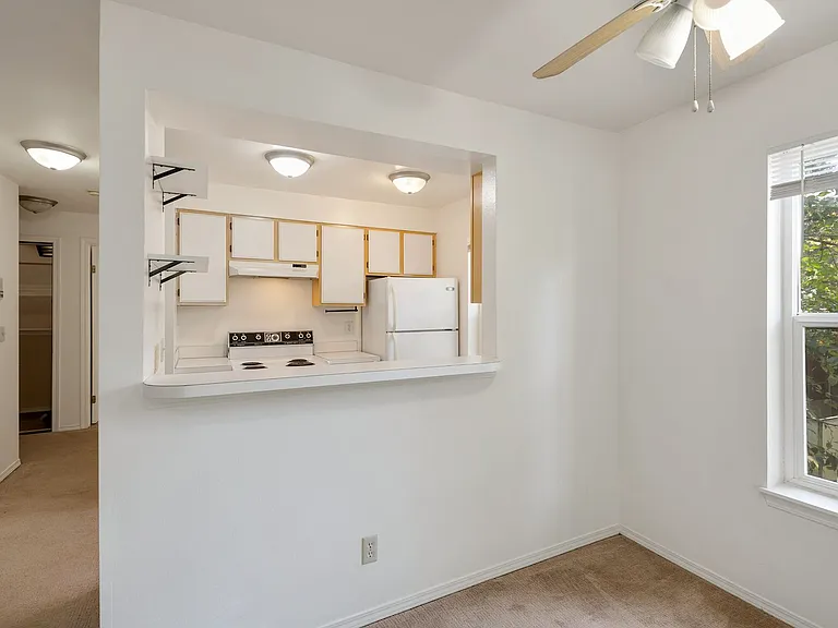 1038 NE 125th St — Photo 10