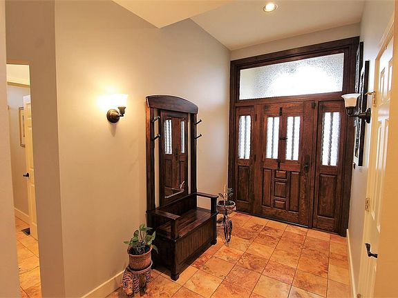 3rd image of 1818 Seville Dr