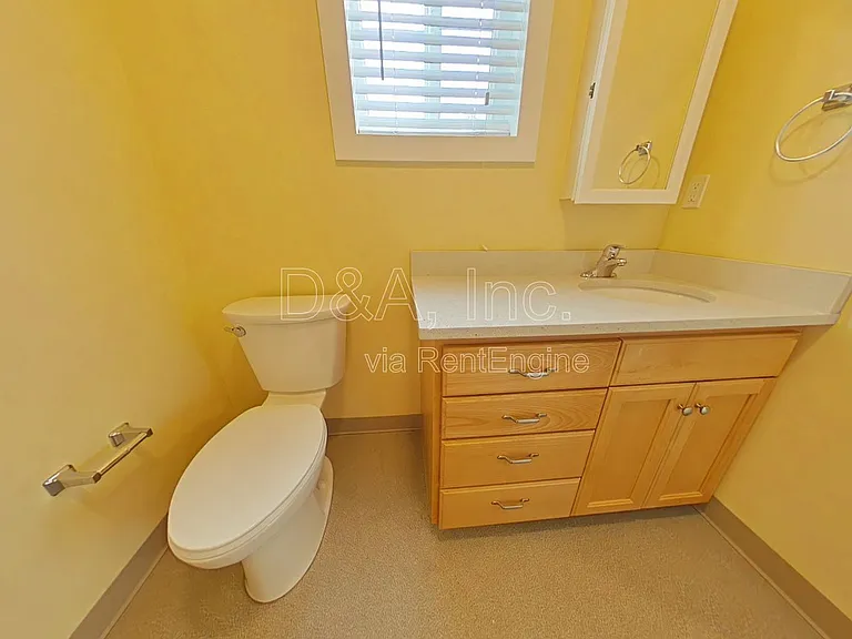 620 NW Kings Blvd #200-4 — Photo 7