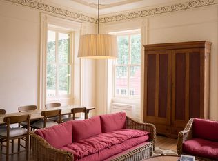 28 Pitt St #200, Charleston, SC 29401