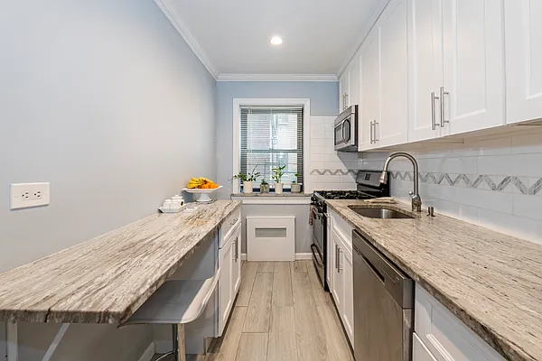 Sold by Compass | media 10