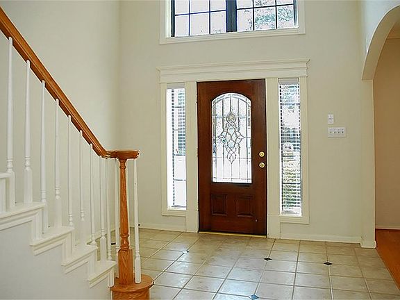 3rd image of 3015 Ashton Park Dr