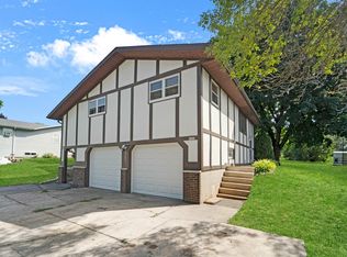 5131 Lakewind Dr, Butte Des Morts, WI 54927