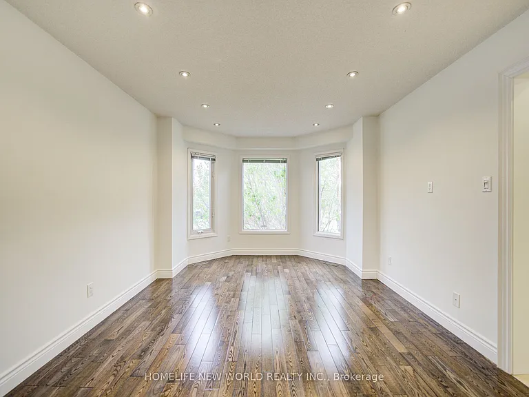 133 Stather Cres — Photo 3