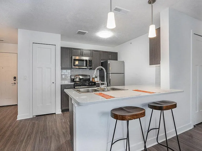 Meadowbrooke Apartment Homes — Photo 147