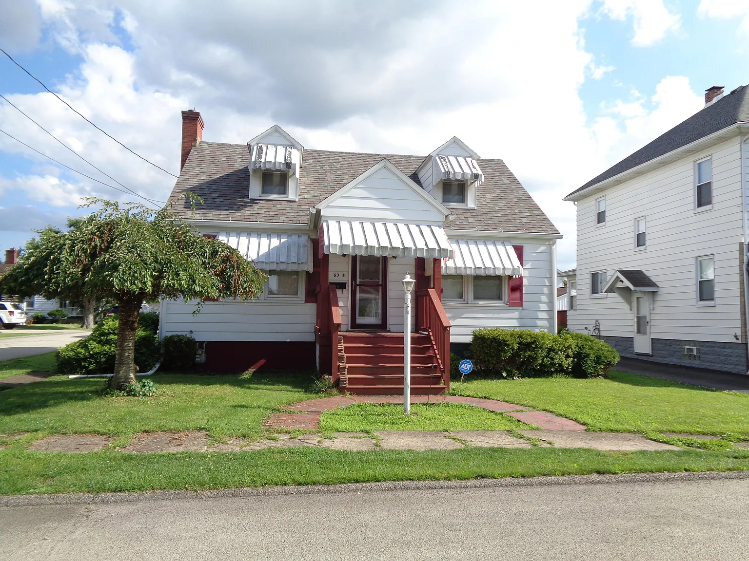 60 Leslie St photo 1
