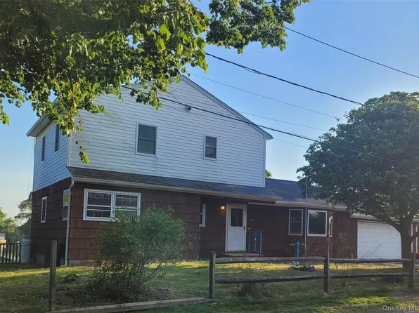 8 Cornell Road, East Patchogue, NY 11772