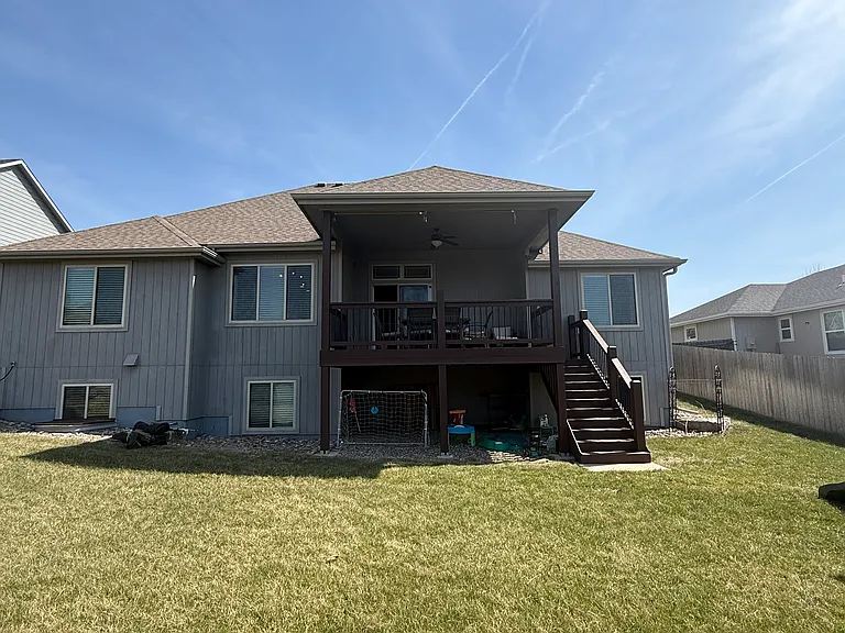 921 Silver Rain Rd — Photo 33
