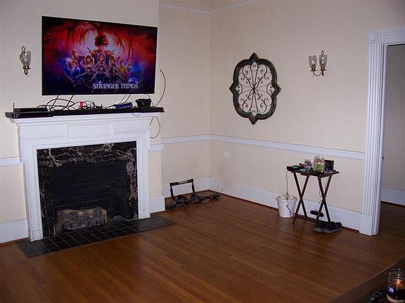 5th image of 121 N College St
