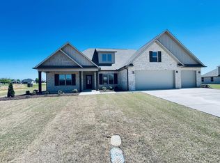 613 Silver Leaf Dr, Medina, TN 38355
