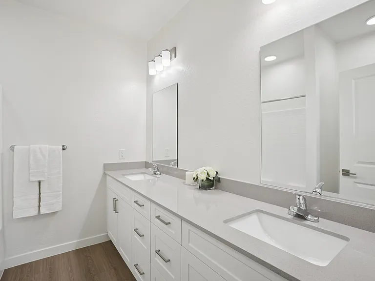 Canyon Townhomes — Photo 11