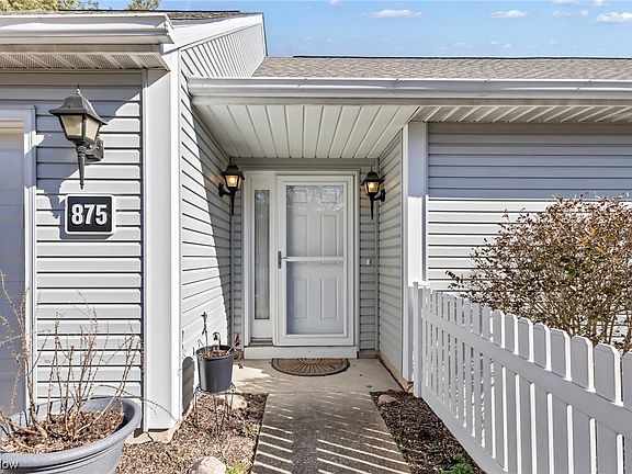 2nd image of 875 Hanover Ct #43