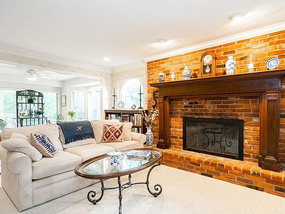 3rd image of 8724 Olde Farm Ln
