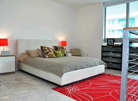 MASTER BEDROOM UPSTAIRS