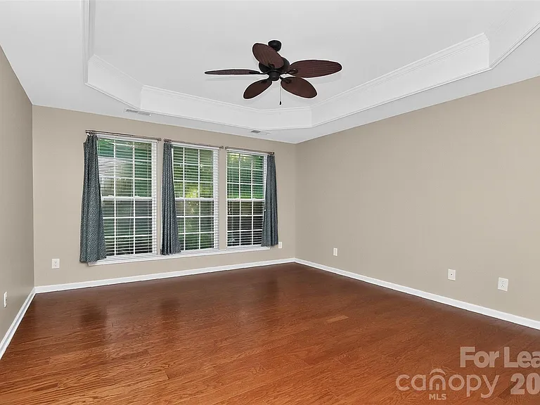 10229 Blairbeth St — Photo 19