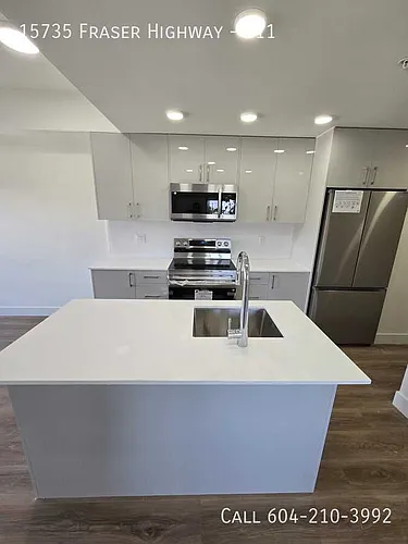 15735 Fraser Hwy #411 Photo 1