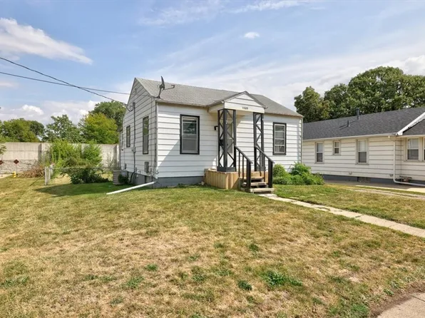 1525 E 21st St, Des Moines, IA 50317