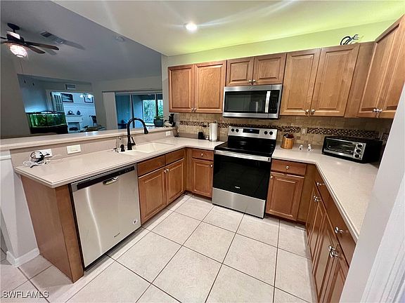 3rd image of 417 Portola Ave