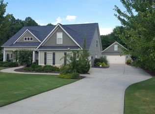 10 Water Oak Dr, Sharpsburg, GA 30277