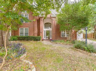 2104 Mikasa Dr, Arlington, TX 76001