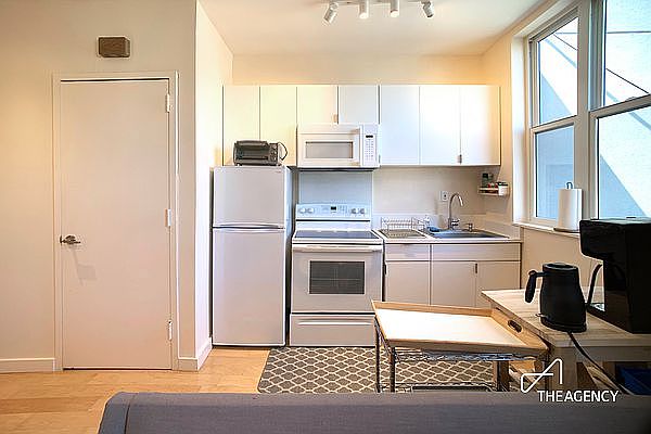 1st image of 205 Halsey St #2