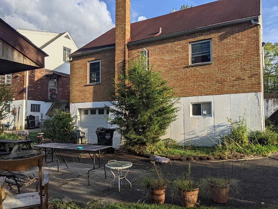 2nd image of 9 W Ridge Pl