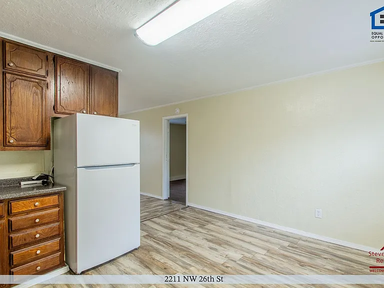 2211 NW 26th St — Photo 11