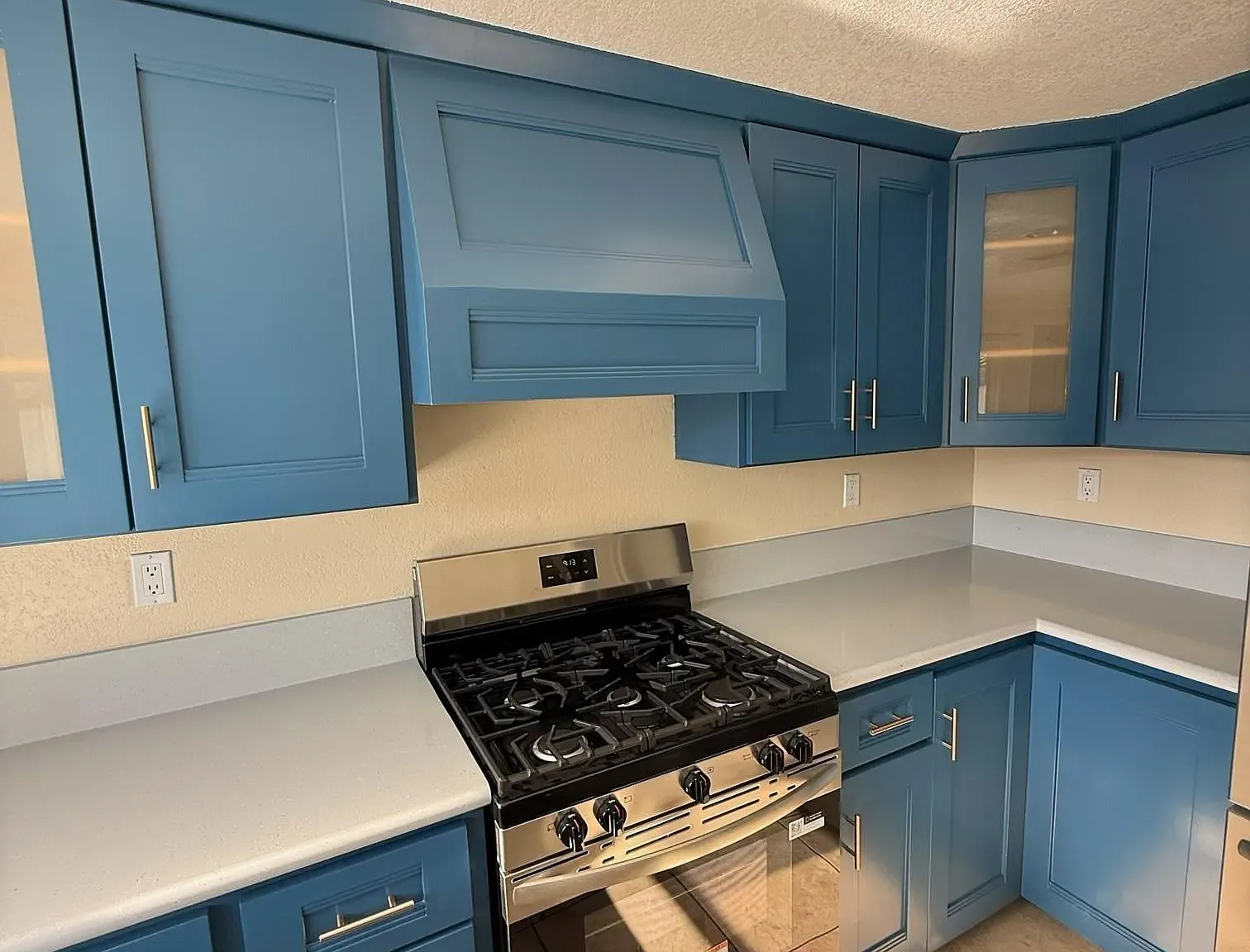 3 bed, 2.5 bath, 1408 sqft, $3,200 — Photo 1