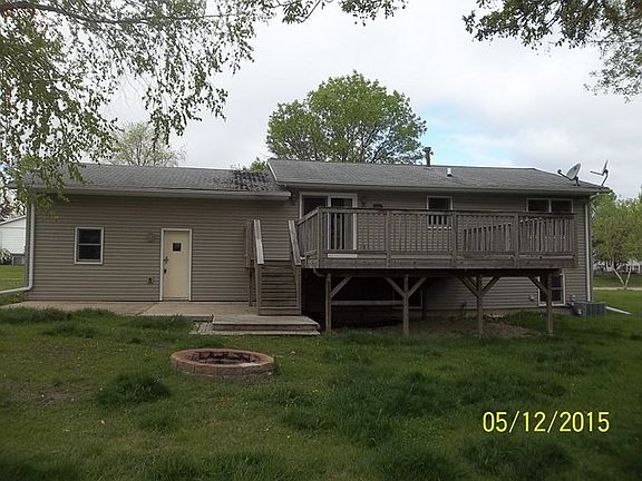 2nd image of 204 NE Pine St