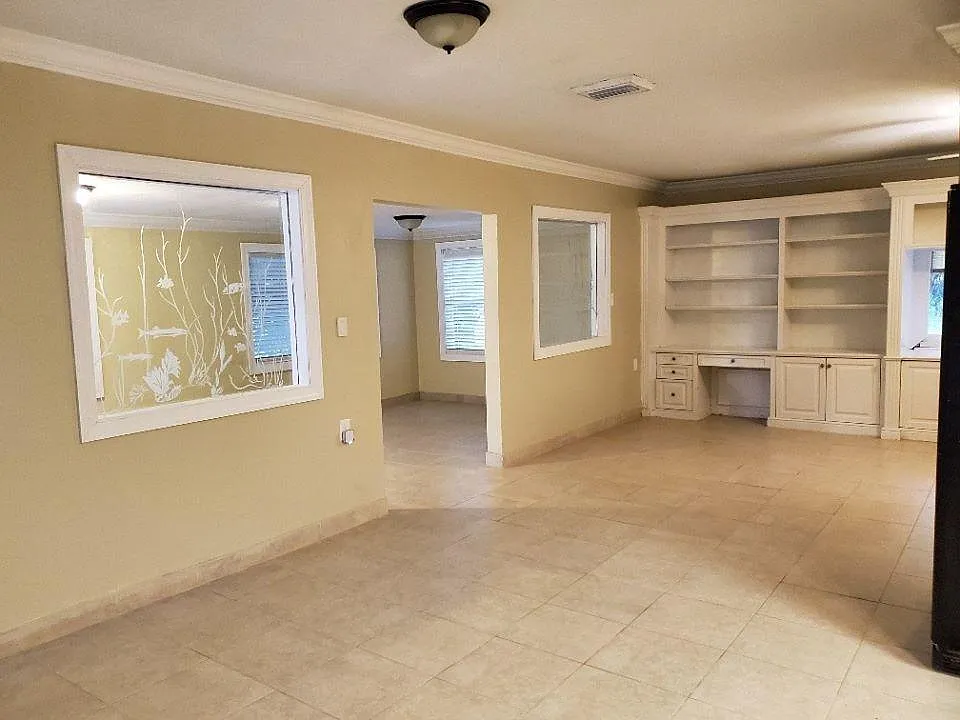3 bed, 1809 sqft, $2,500 — Photo 2