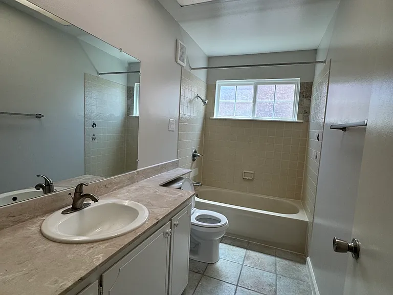 2135 Minto Dr — Photo 13