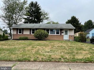 203 Deb Ln, Warminster, PA