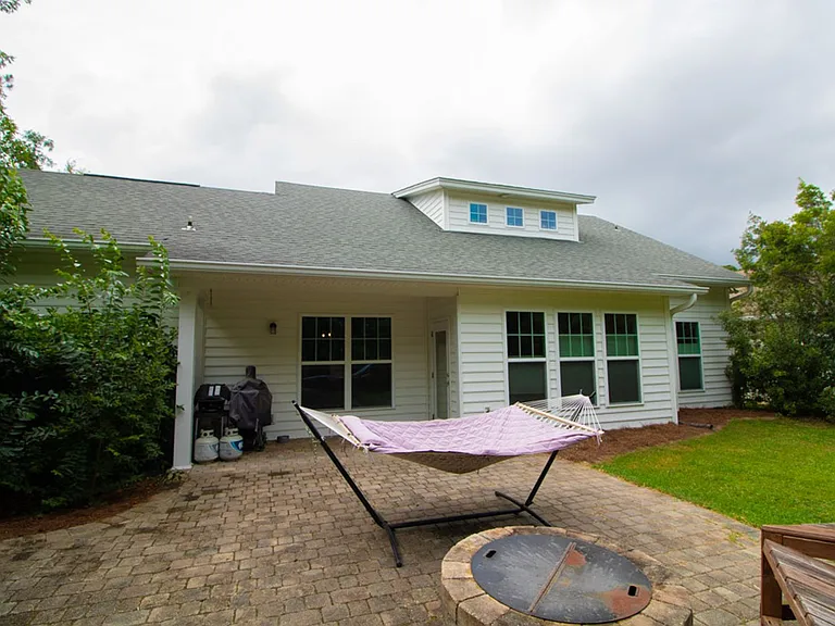 4 Gresham Ln — Photo 42