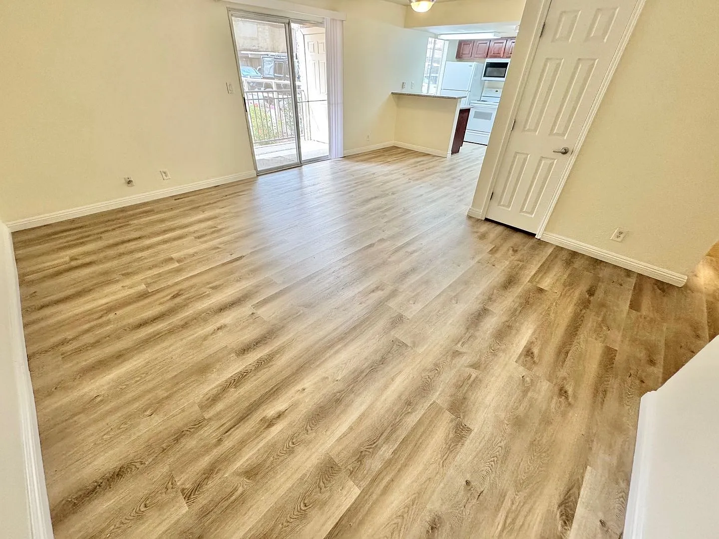 ** Beautifully maintained and move-in ready 2-bedroom, 2-bath Condo — Photo 4