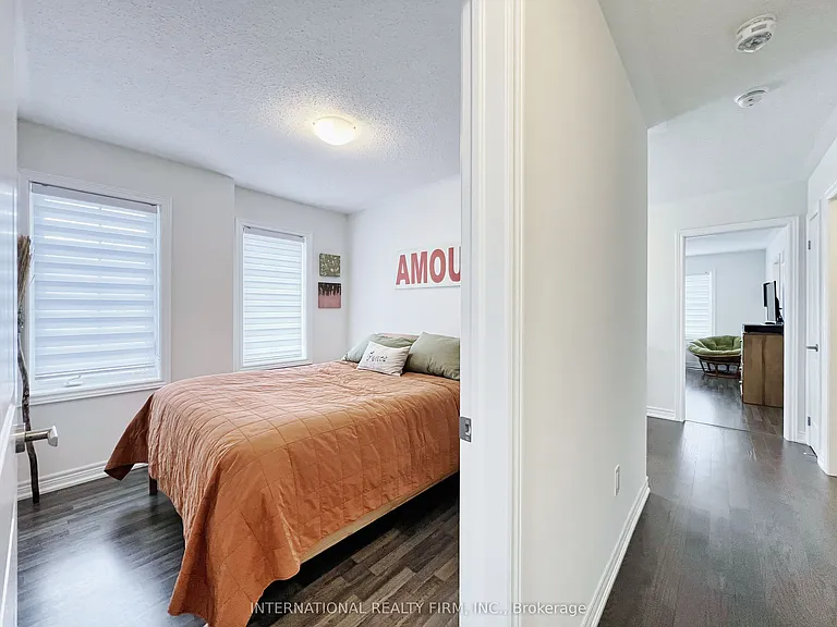 1 Frederick Pearson St — Photo 36