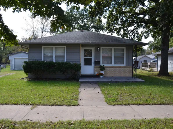 715 Market St, Osage City, KS 66523