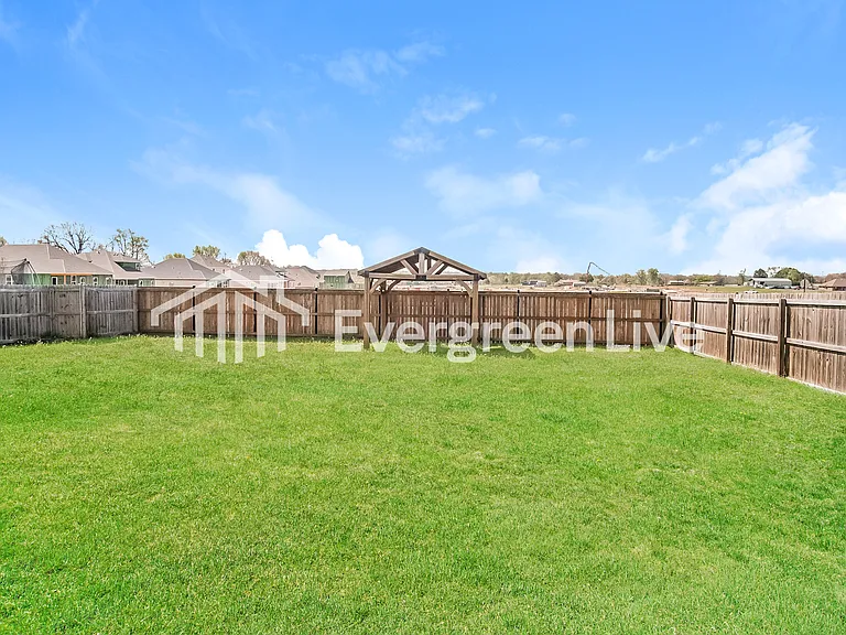 2807 Sebright Ave — Photo 15