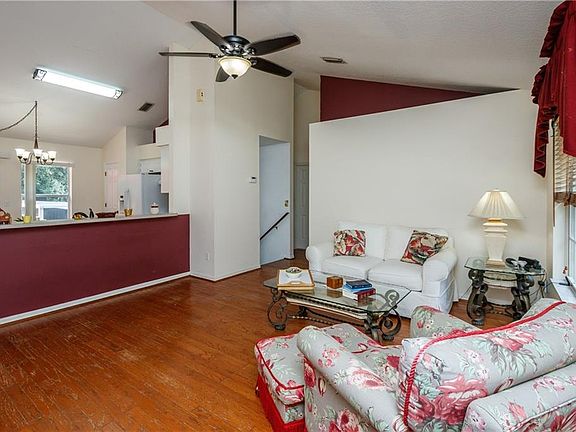 3rd image of 960 Brogden Dr