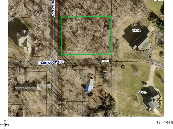 1400 Fairway Dr, Newton, NC 28658