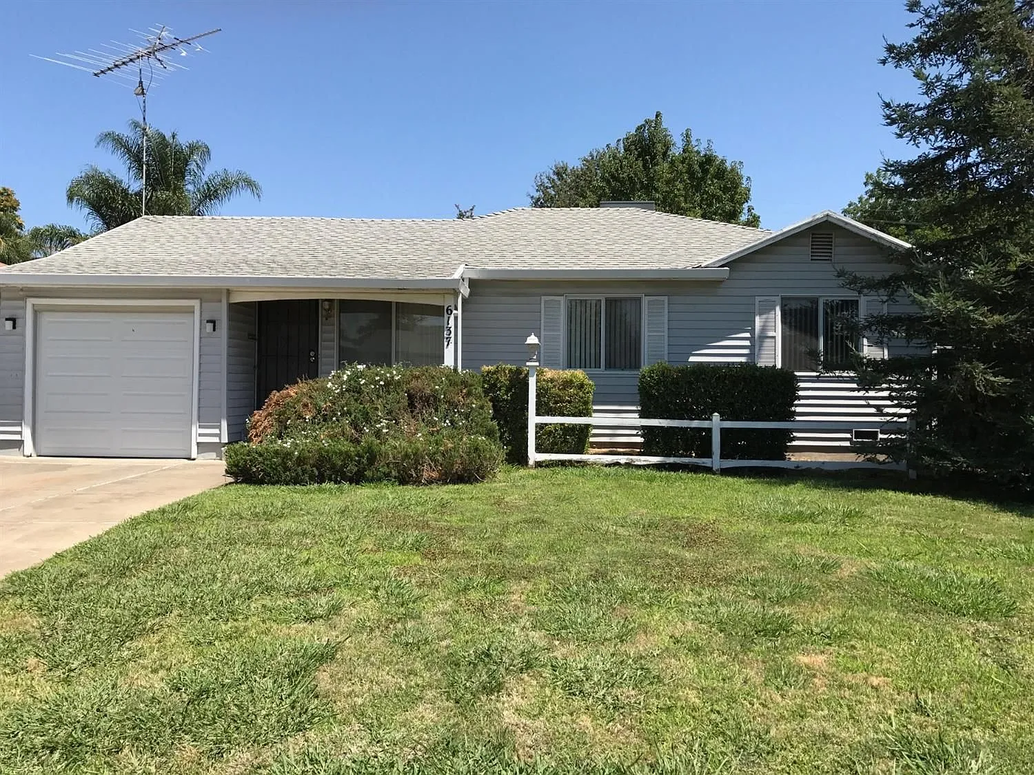 6137 Vista Ave photo 1
