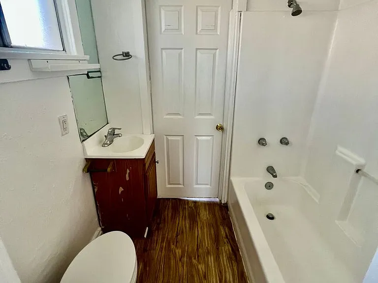 1214 Mitchell St — Photo 13