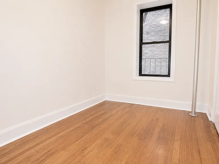 241 E 38th St #3D — Photo 5